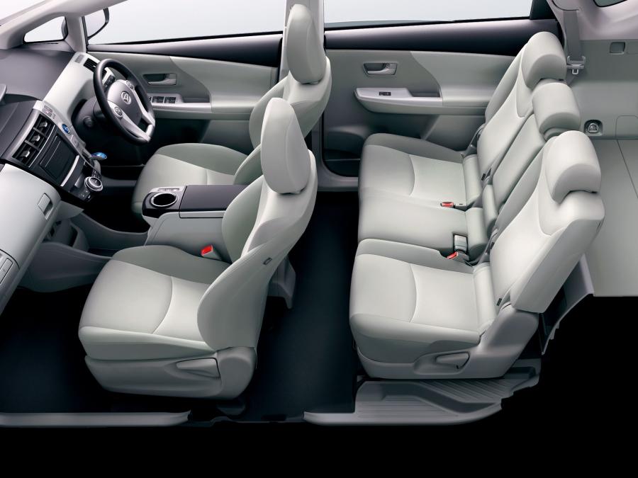  Daihatsu Mebius 2013 года  (фото 3 из 6)